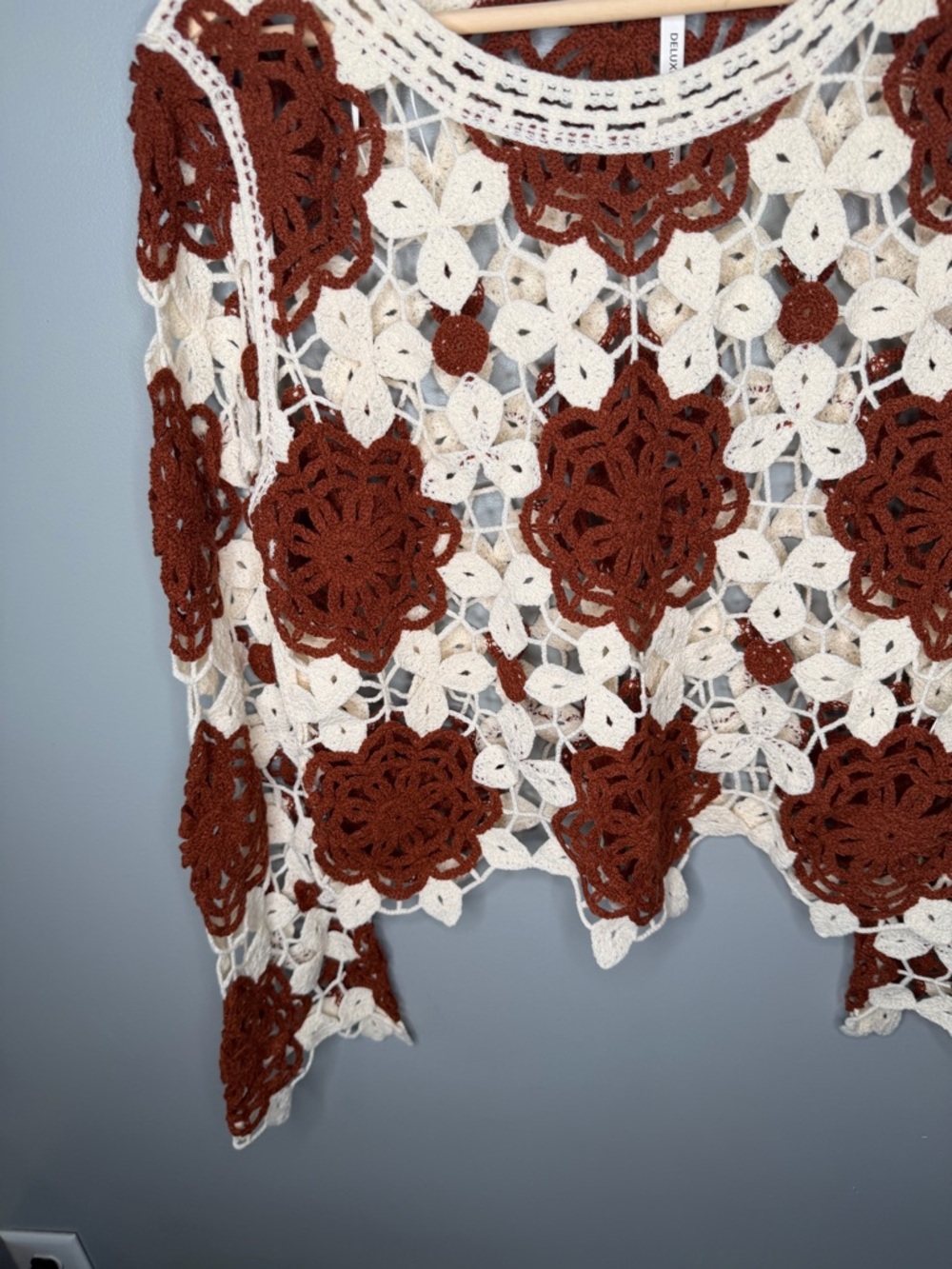NWT Cloth by Design Boho Long Sleeve Crochet Top - Picture 4 of 10
